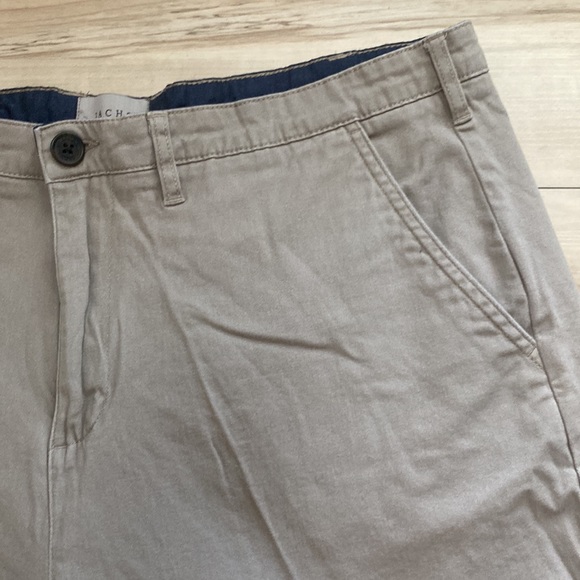Jachs New York Mens Size 38 Shorts. Khaki color. 4 pockets and one coin pocket. - Picture 2 of 11